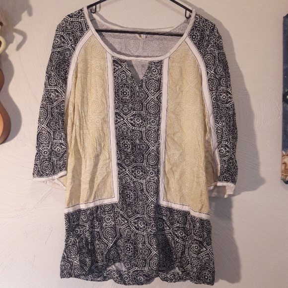 Cute Floral Patterned Dress - Picture 2 of 2